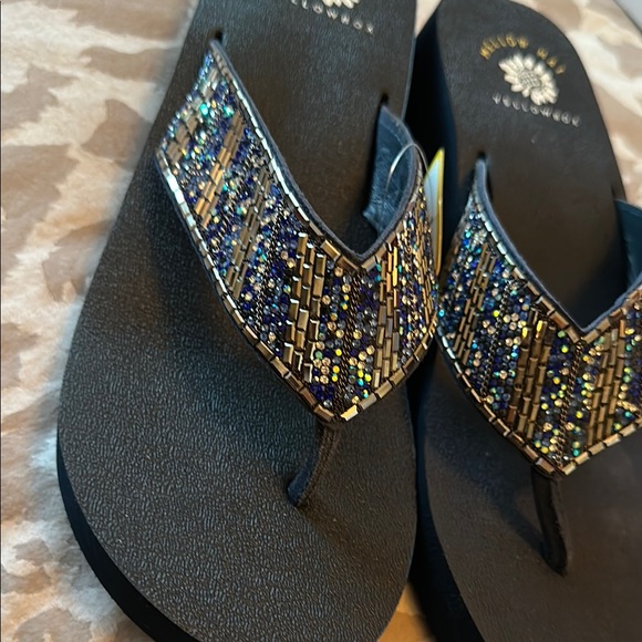 Yellow Box Women's Blue and Gold Sandals - Picture 3 of 9